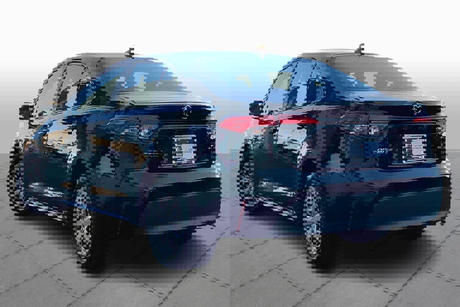 Used 2023 Toyota Corolla LE image 12