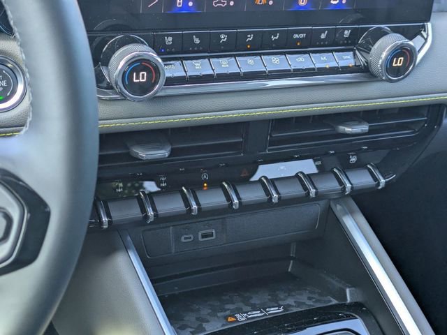 New 2025 Chevrolet Colorado ZR2 w/ ZR2 Bison Edition image 21