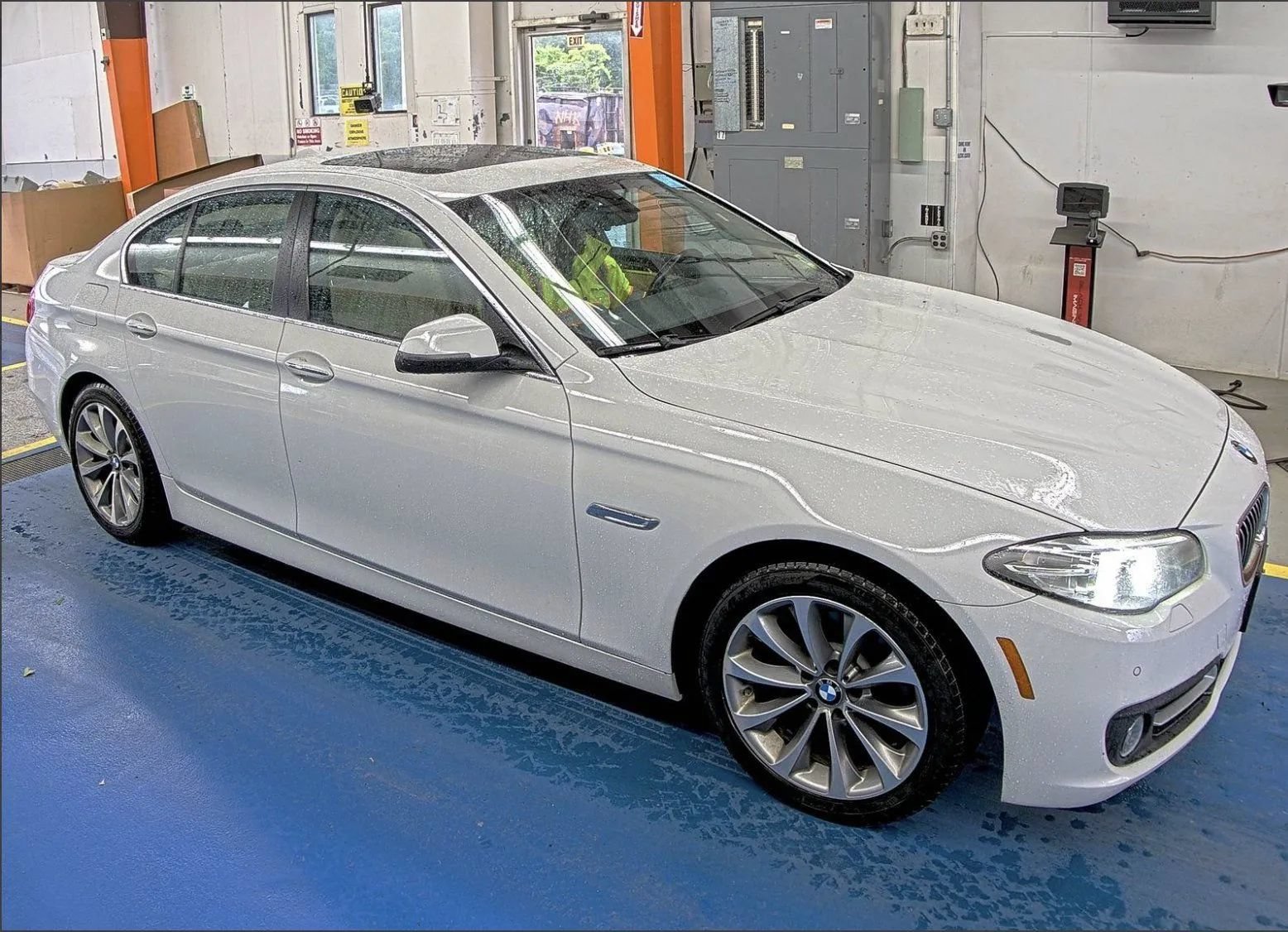 Used 2016 BMW 528i xDrive Sedan AWD/4WD image 4