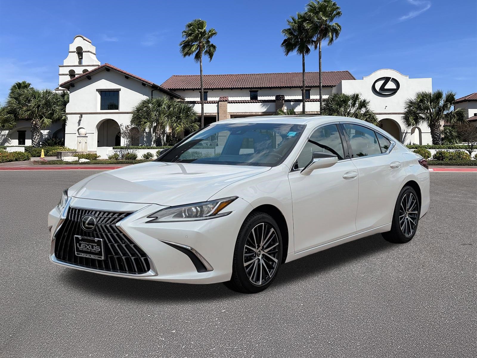 Used 2024 Lexus ES 350 w/ Premium Package FWD image 5