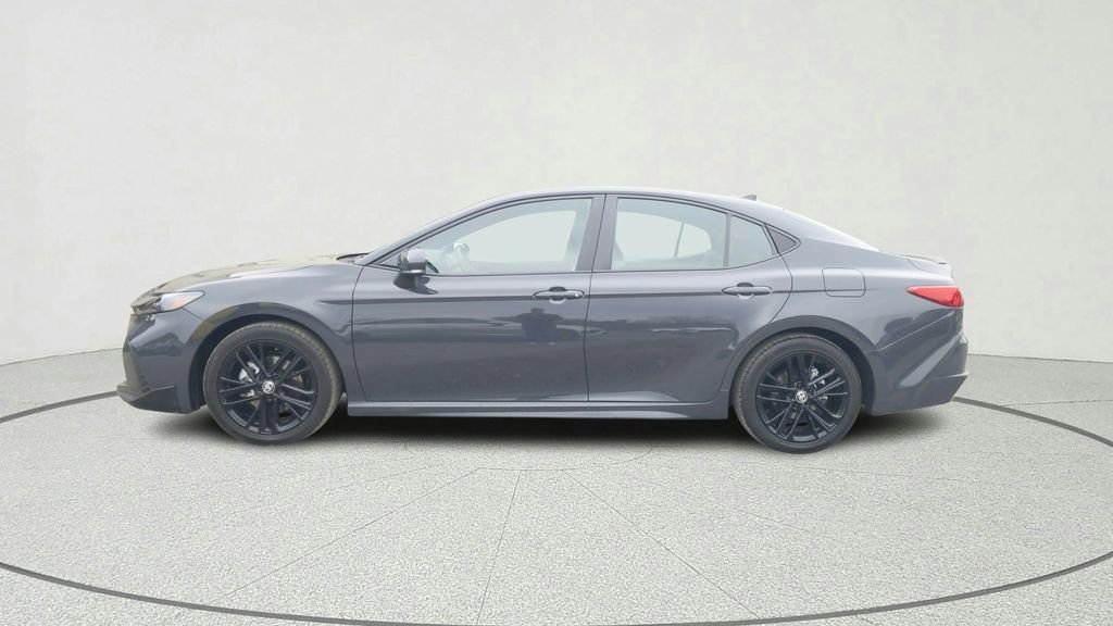Used 2025 Toyota Camry SE FWD image 4