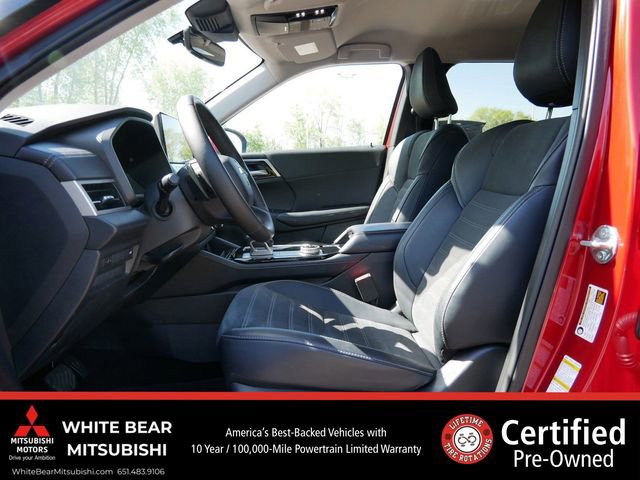 Used 2025 Mitsubishi Outlander SE AWD/4WD image 14