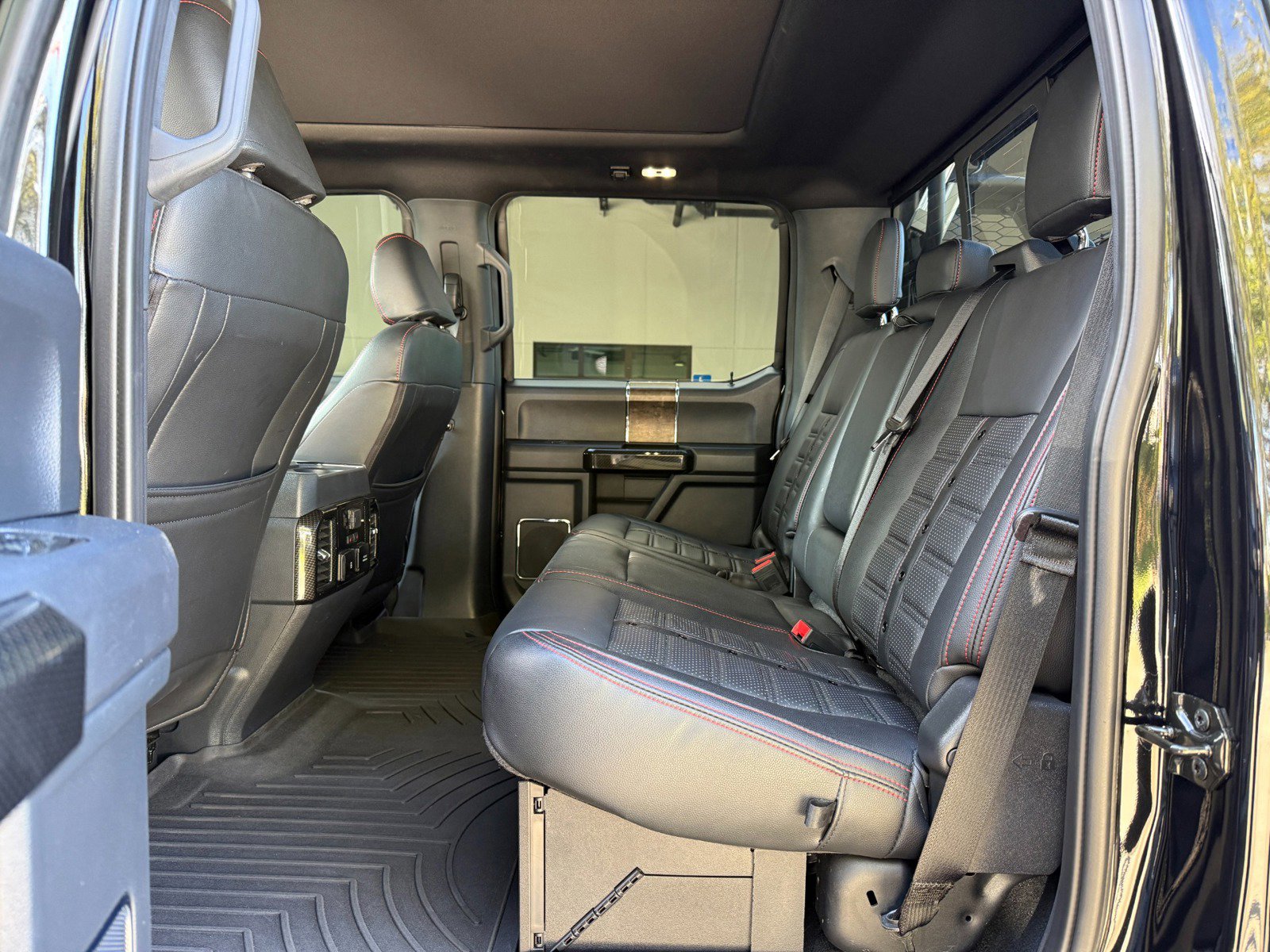 Used 2022 Ford F250 Lariat w/ Lariat Ultimate Package AWD/4WD image 30