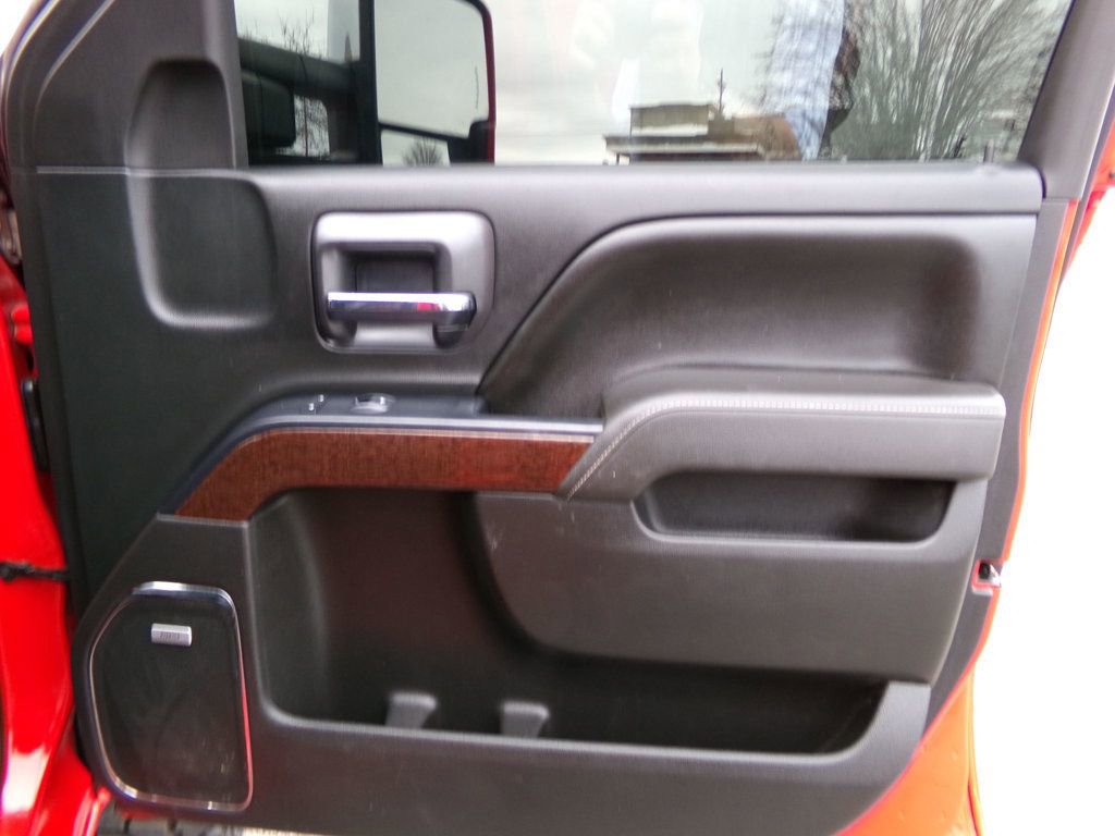 Used 2017 GMC Sierra 2500 SLT w/ Duramax Plus Package image 17