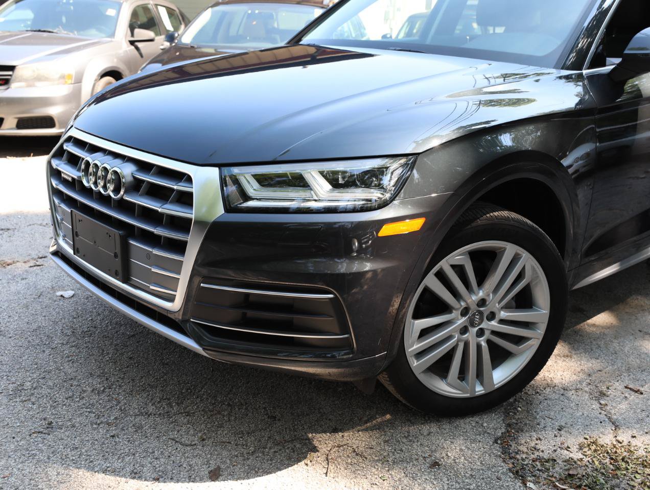Used 2020 Audi Q5 2.0T Premium Plus w/ Premium Plus Package AWD/4WD image 2