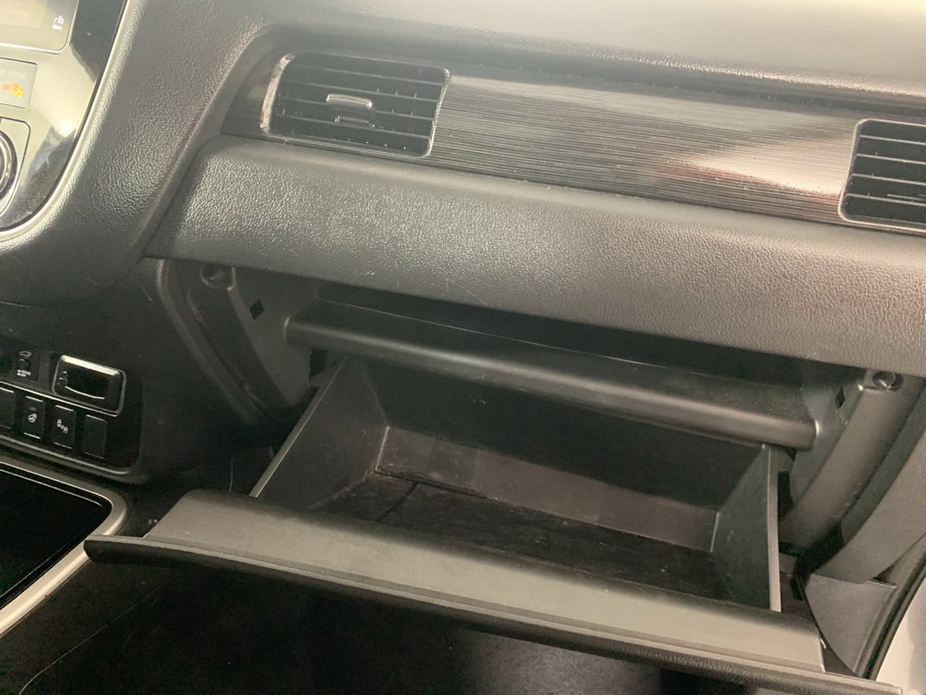 Used 2018 Mitsubishi Outlander SEL image 41