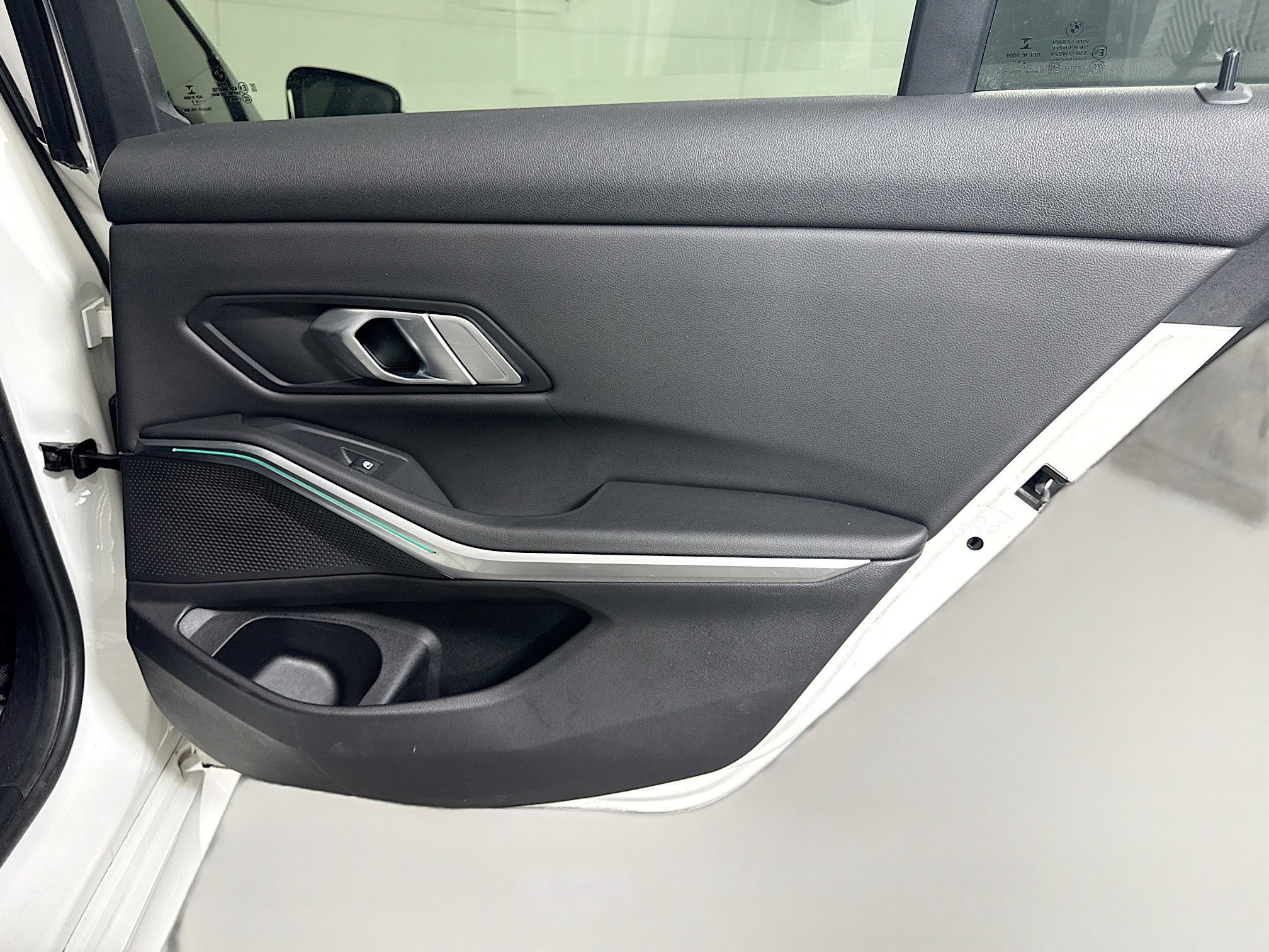 Used 2022 BMW 330e w/ M Sport Package image 28