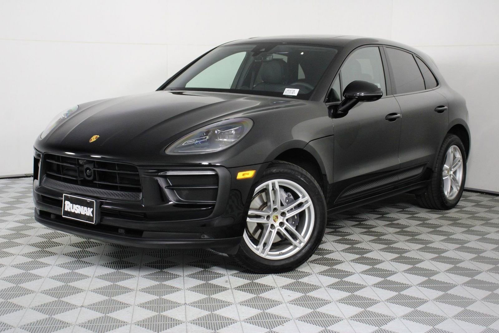 Certified 2025 Porsche Macan image 35