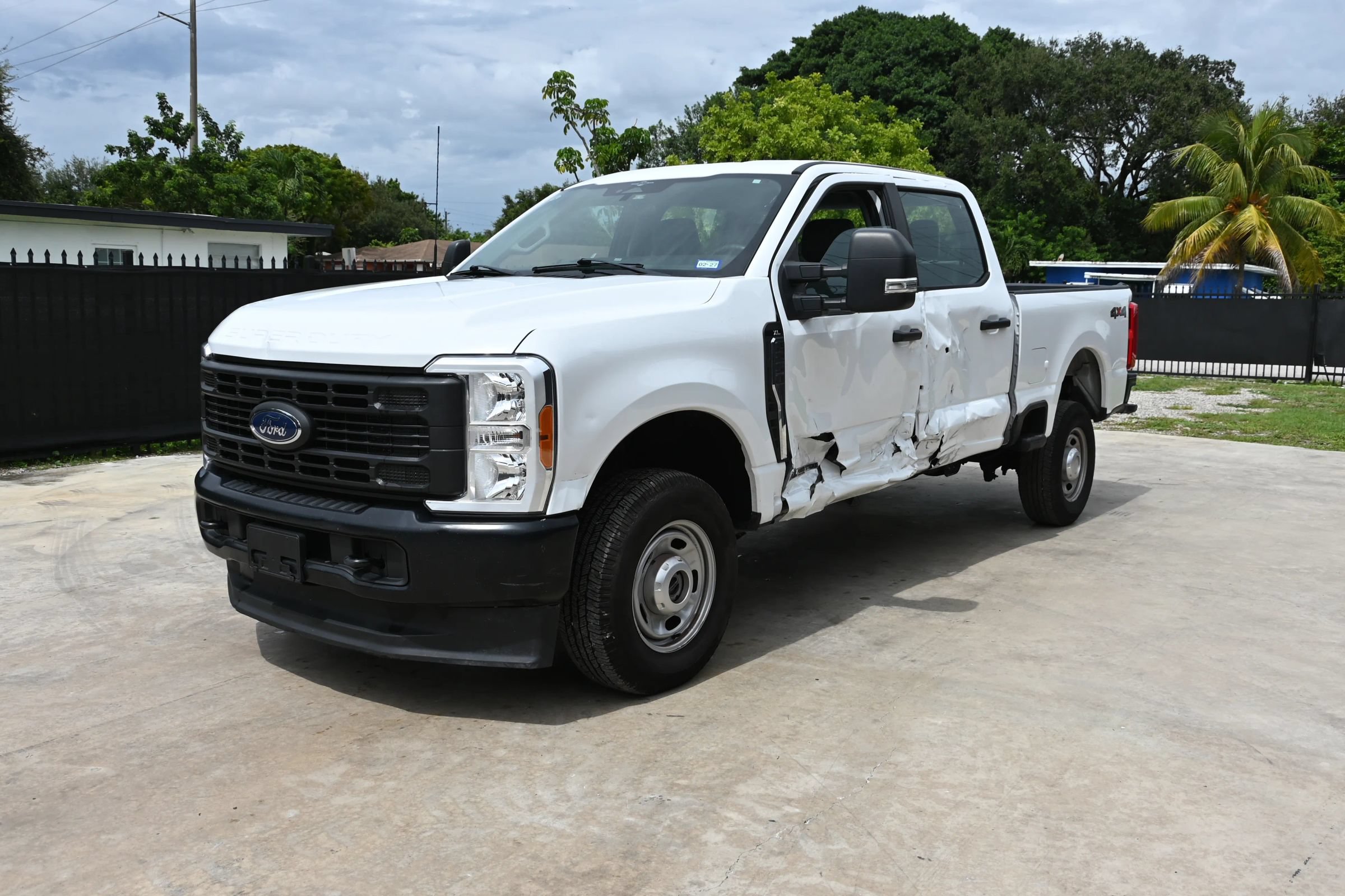 Used 2023 Ford F250 XL AWD/4WD image 3