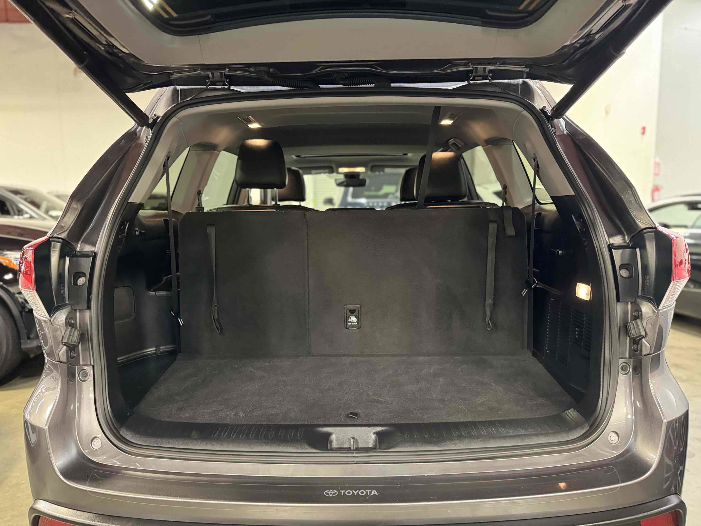 Used 2019 Toyota Highlander XLE image 75