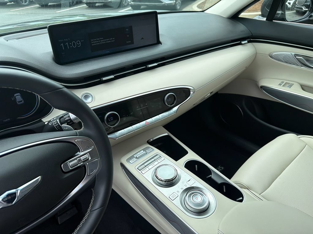 Used 2024 Genesis GV70 2.5T w/ Advanced Package AWD/4WD image 30