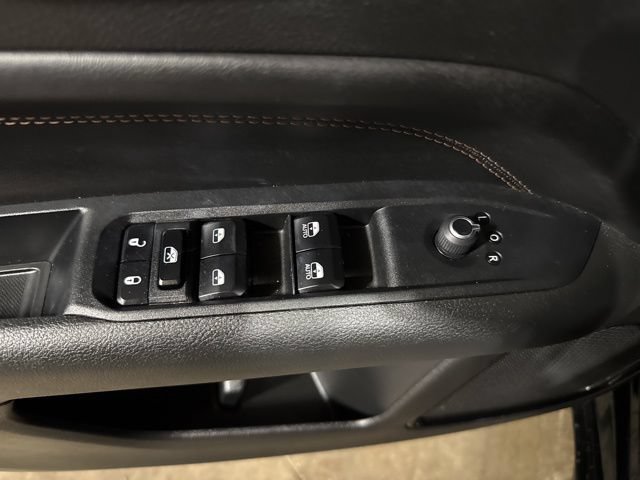 Used 2023 Jeep Compass Limited AWD/4WD image 4