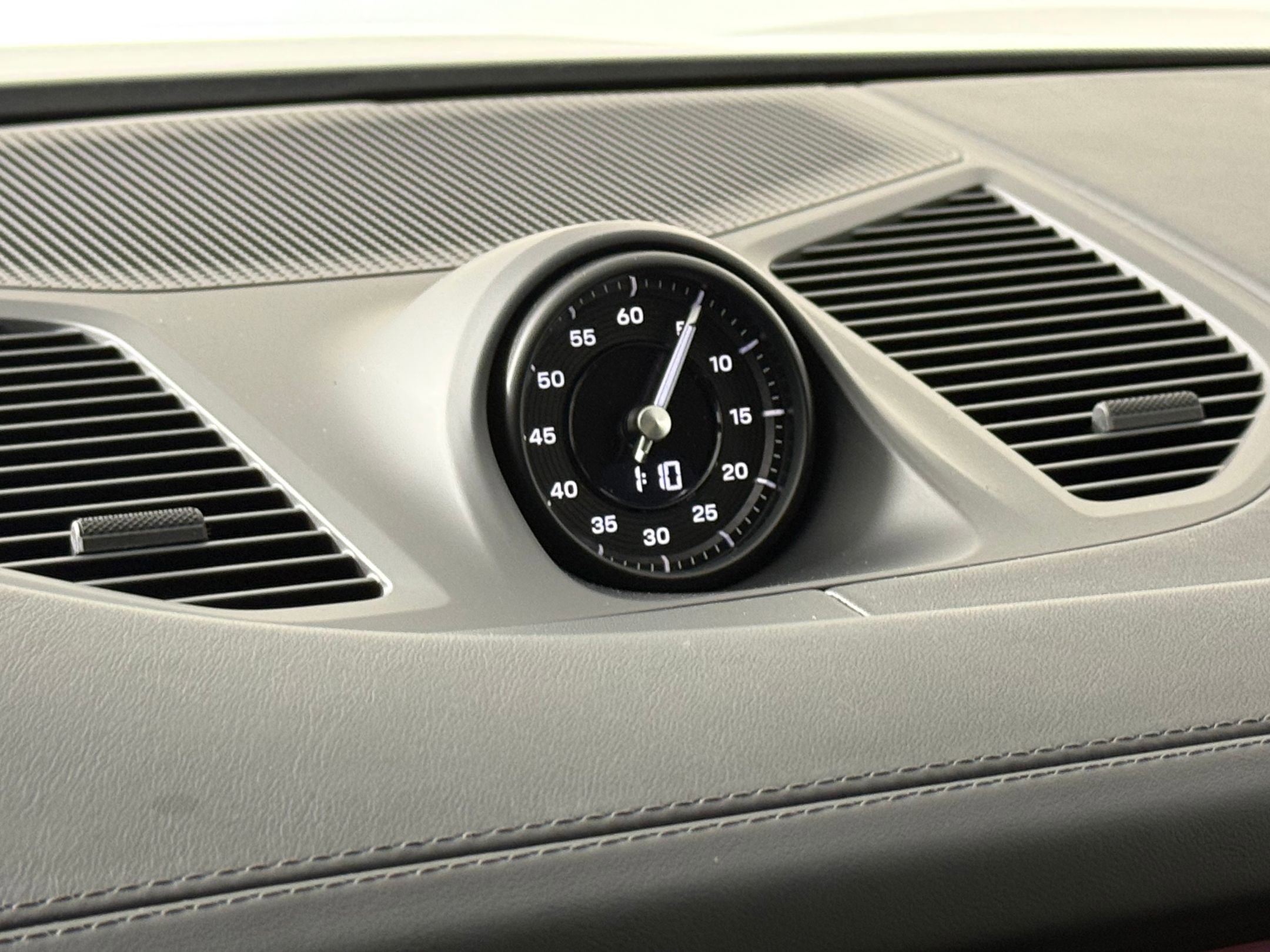 New 2026 Porsche Cayenne GTS image 24