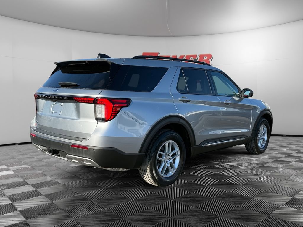 Certified 2025 Ford Explorer Active w/ Active Comfort Package image 5