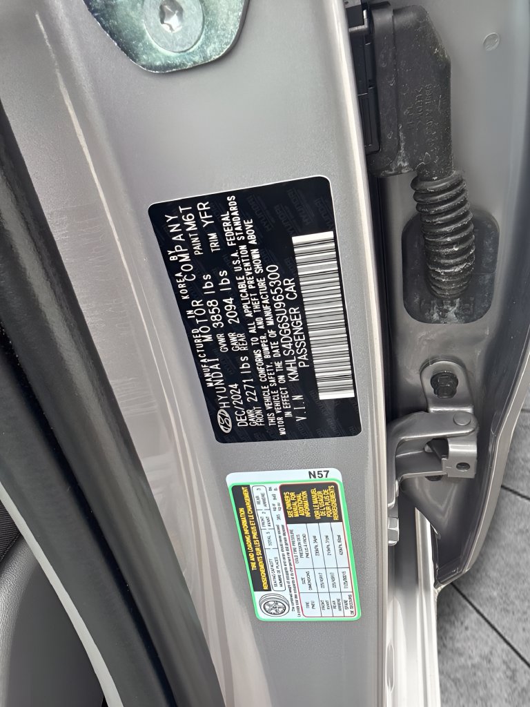 Used 2025 Hyundai Elantra SEL FWD image 32