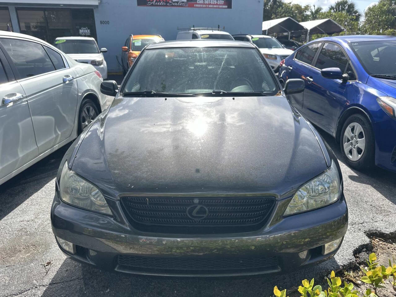 Used 2002 Lexus IS 300 RWD image 2