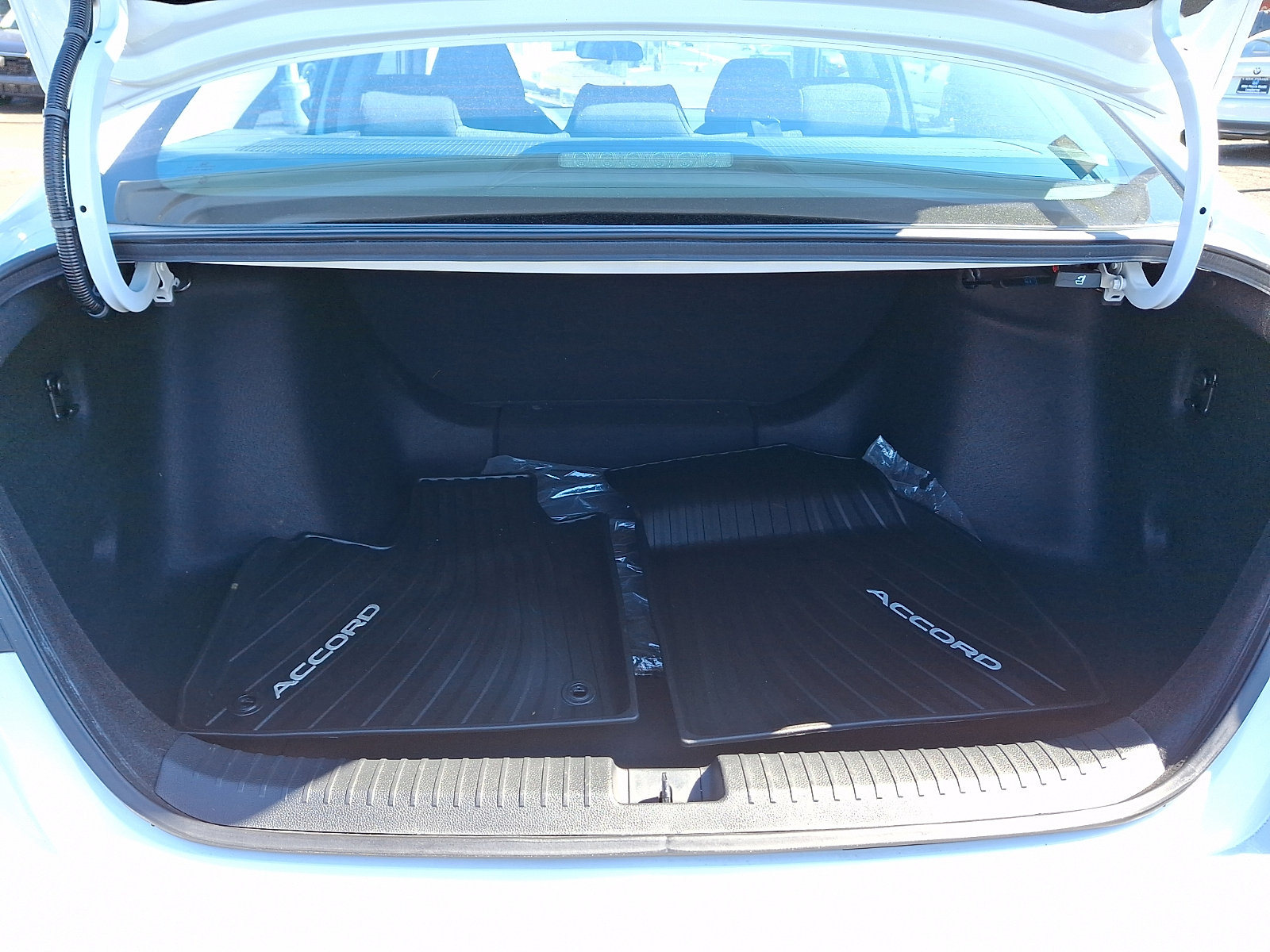 Used 2023 Honda Accord LX image 28