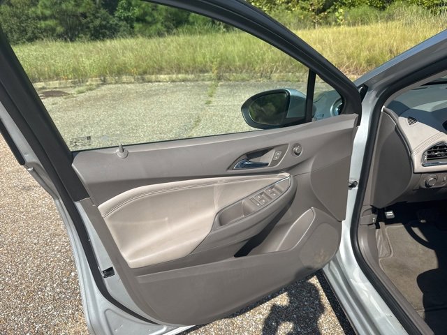 Used 2018 Chevrolet Cruze Premier w/ Enhanced Convenience Package image 16