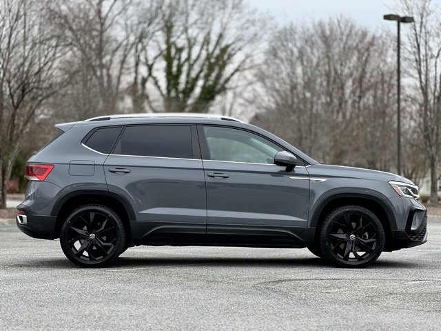 Used 2022 Volkswagen Taos SEL w/ Panoramic Sunroof Package image 4