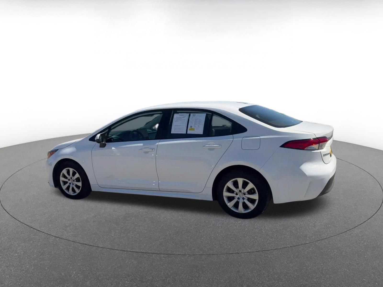 Used 2025 Toyota Corolla LE FWD image 13