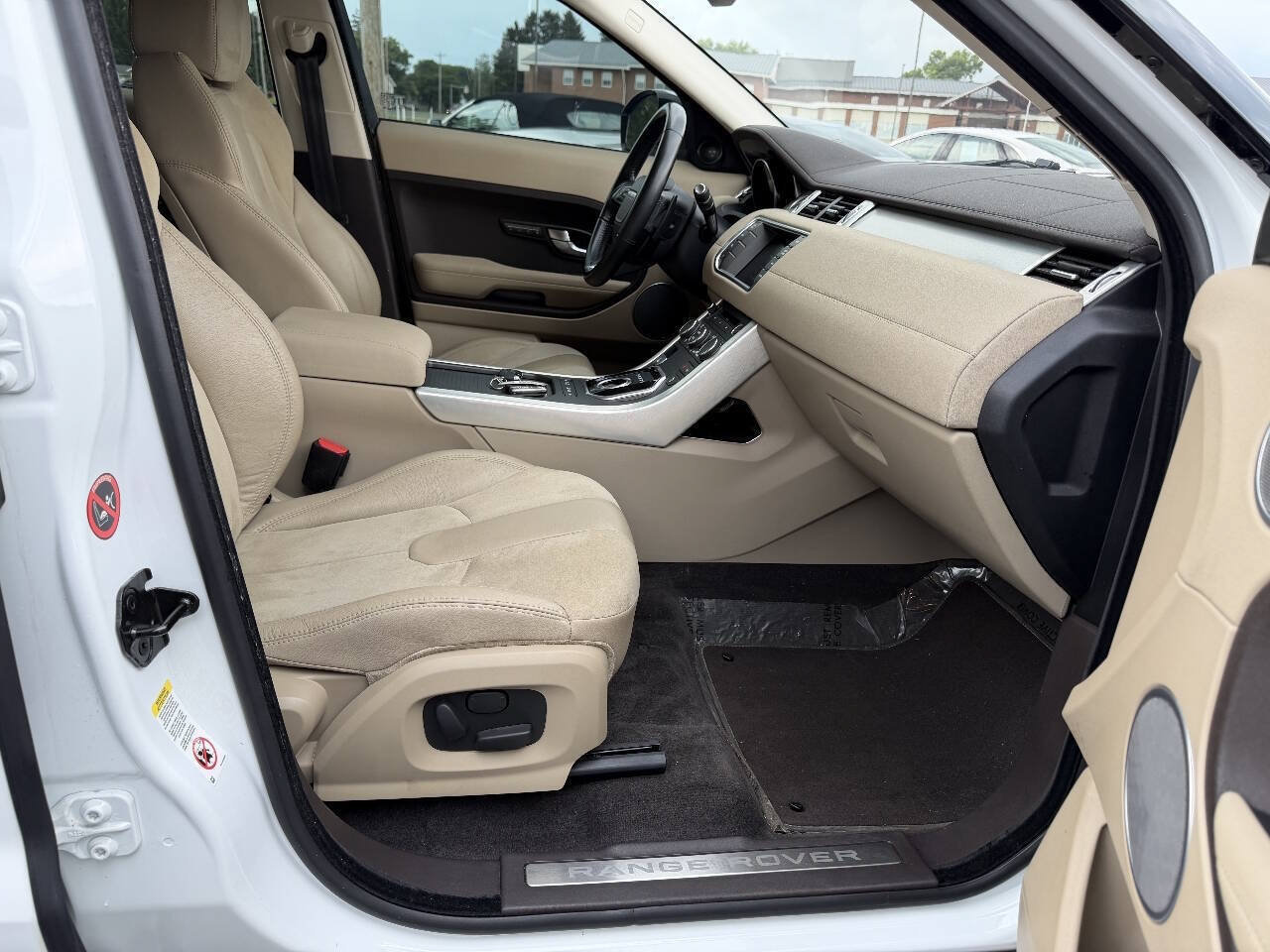 Used 2015 Land Rover Range Rover Evoque Pure AWD/4WD image 11