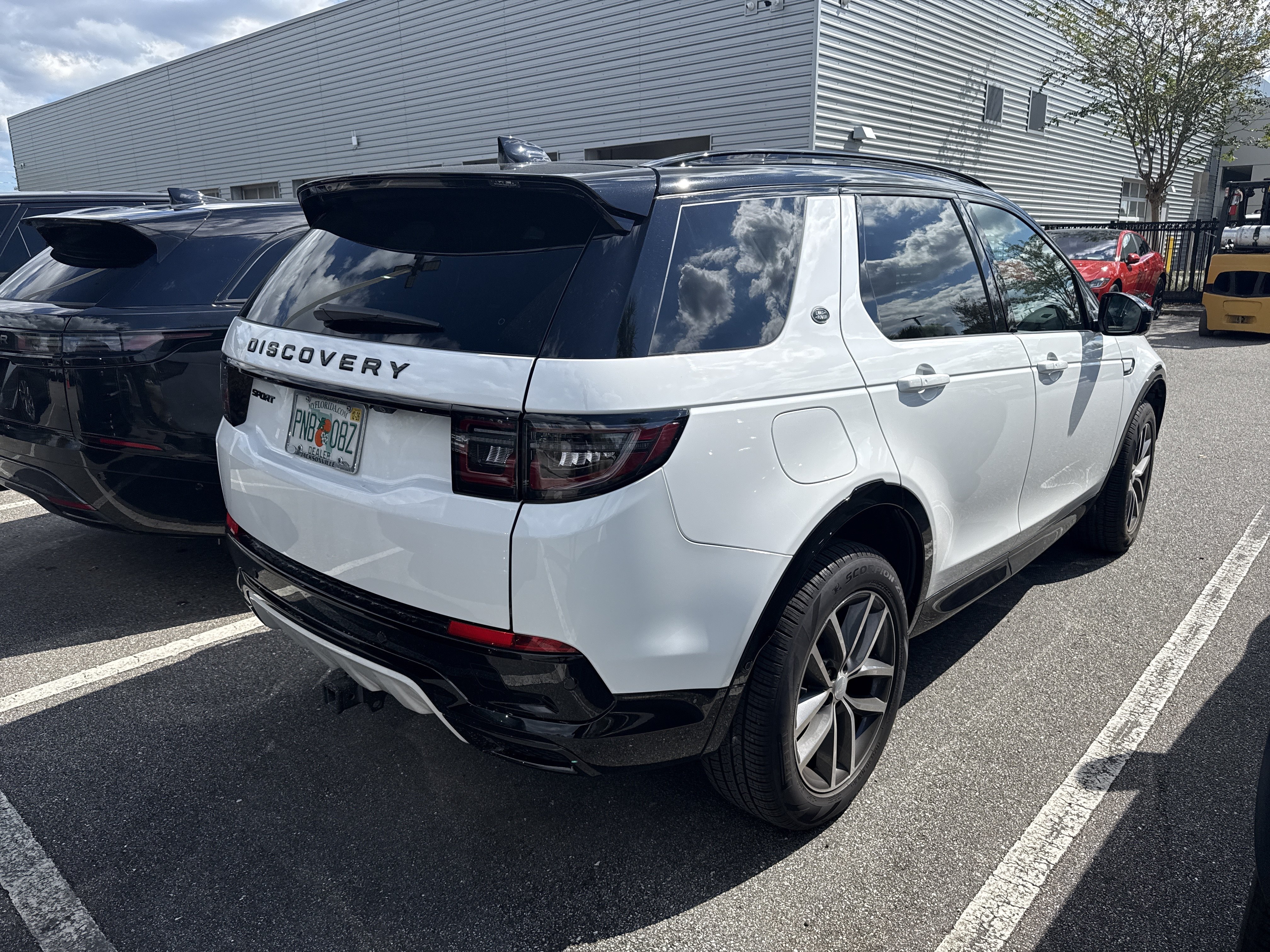 Used 2026 Land Rover Discovery Sport Landmark AWD/4WD image 3