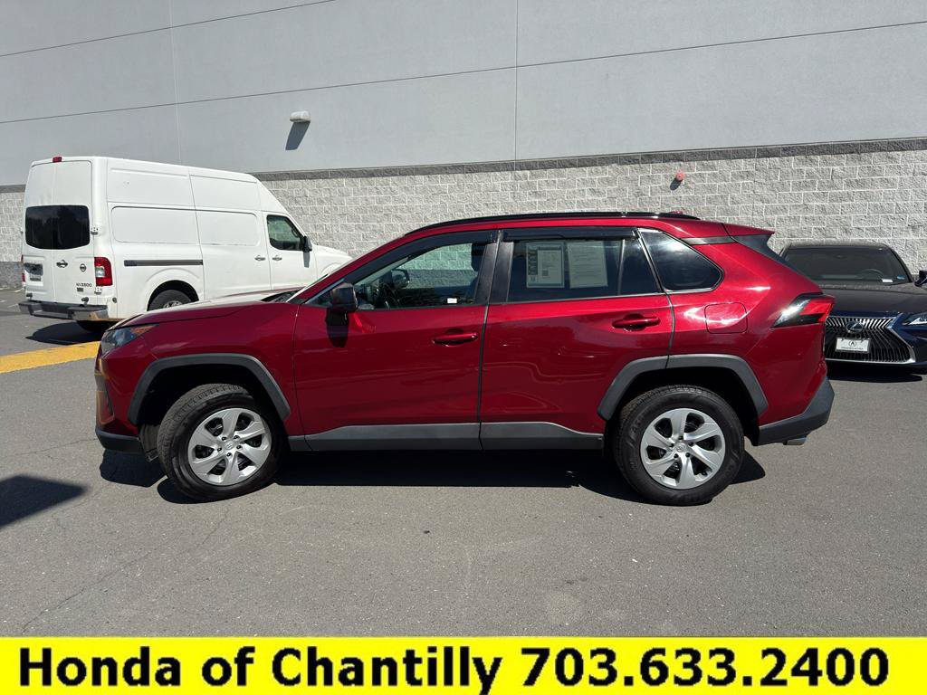Used 2021 Toyota RAV4 LE AWD/4WD image 4