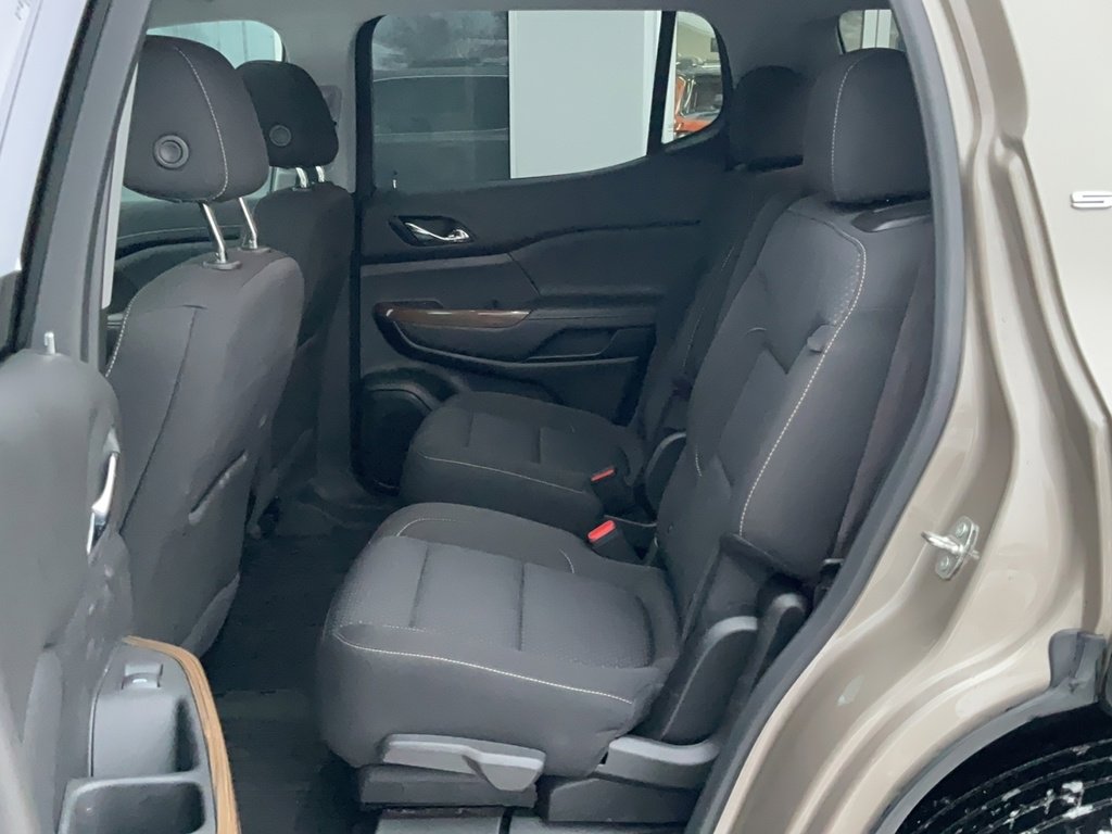 Used 2022 GMC Acadia SLE w/ Driver Convenience Package image 9