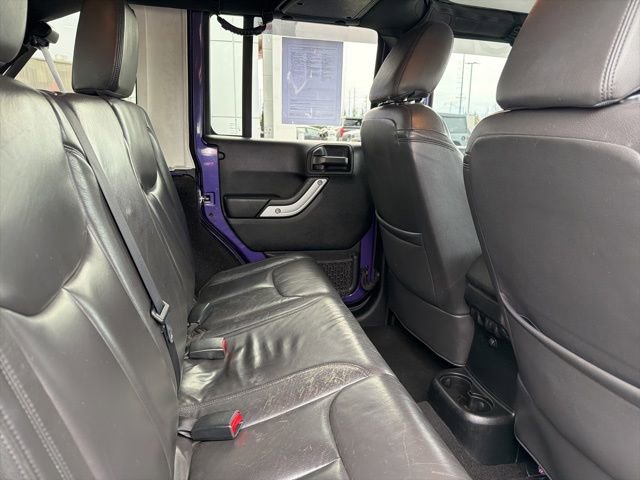 Used 2017 Jeep Wrangler Unlimited Sahara w/ Connectivity Group image 27