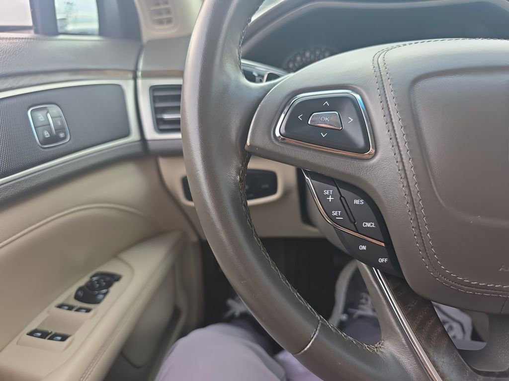 Used 2018 Lincoln MKZ Select image 24