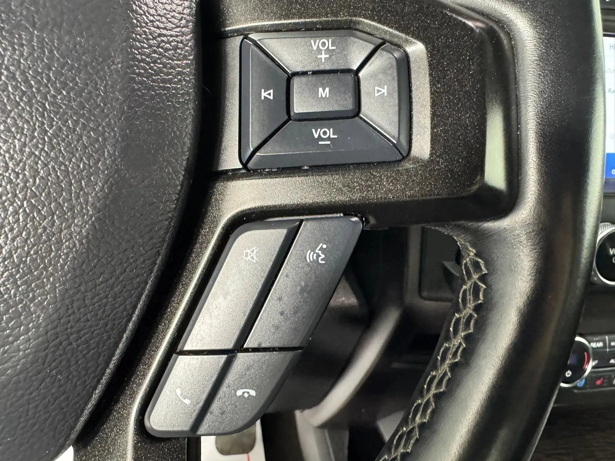 Used 2020 Ford Expedition Limited w/ Equipment Group 301A AWD/4WD image 16