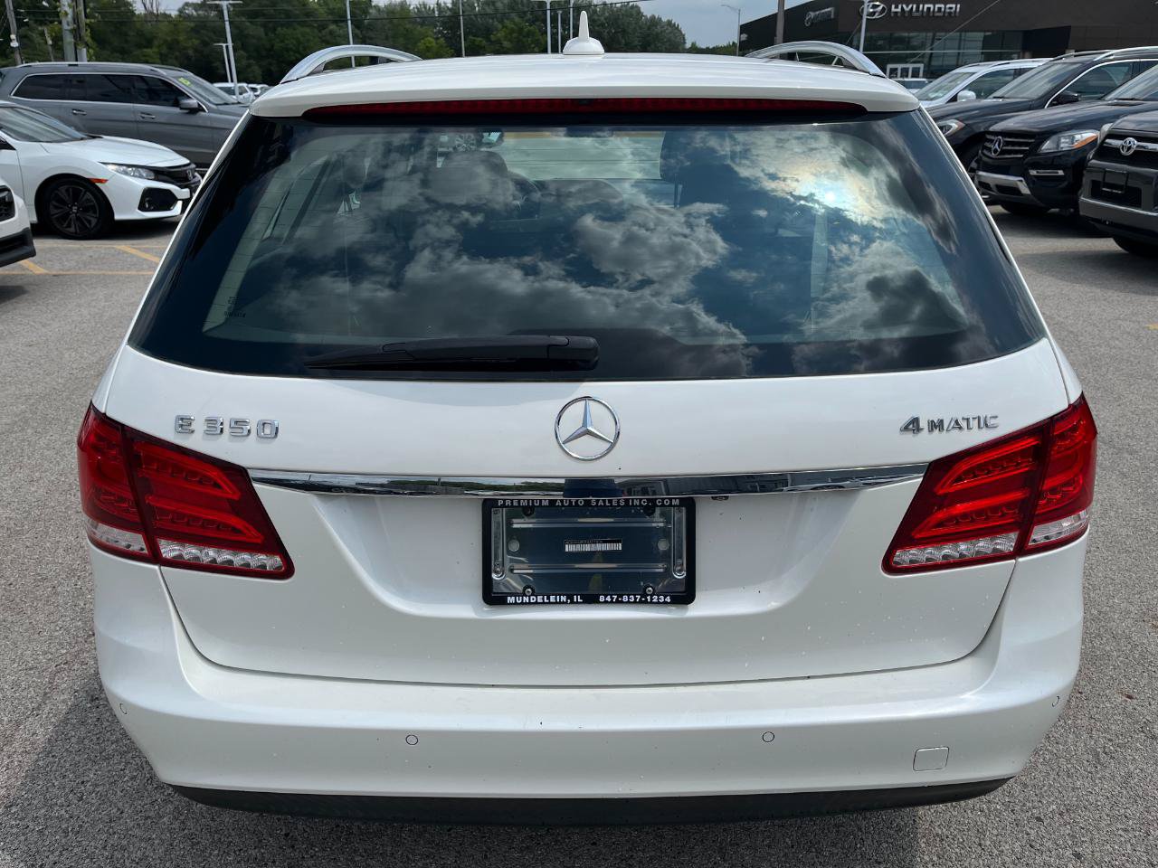 Used 2014 Mercedes-Benz E 350 4MATIC Wagon image 4