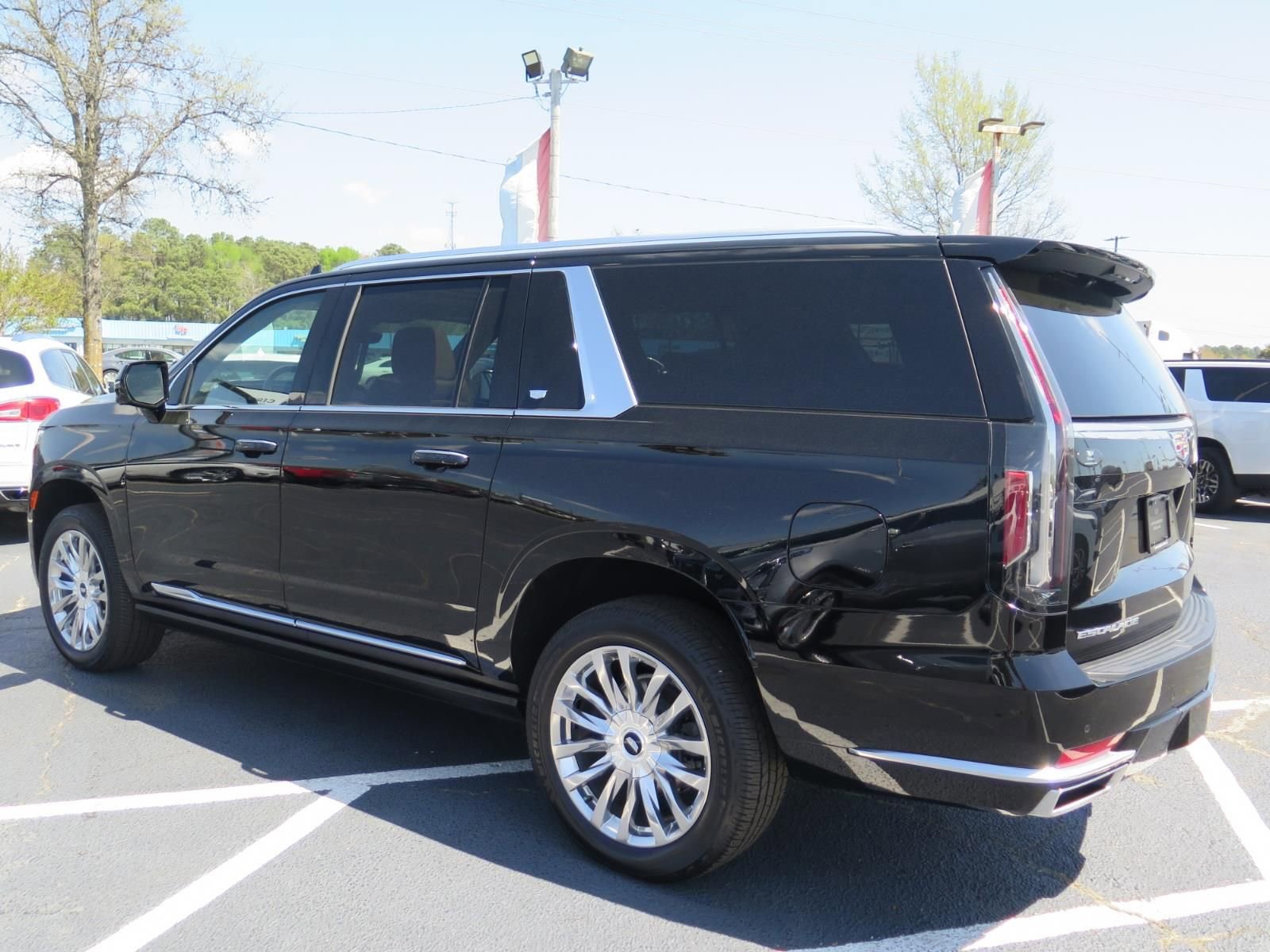 Used 2021 Cadillac Escalade ESV Premium Luxury w/ Driver Assist Tech Package AWD/4WD image 5