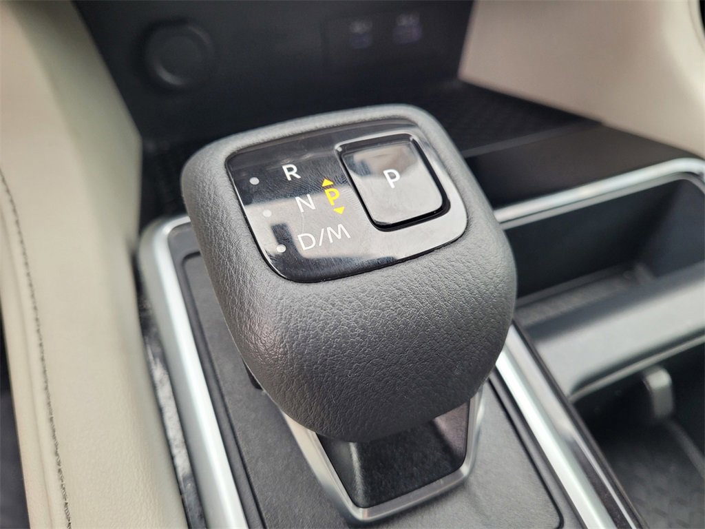 Used 2024 Nissan Pathfinder SV image 22