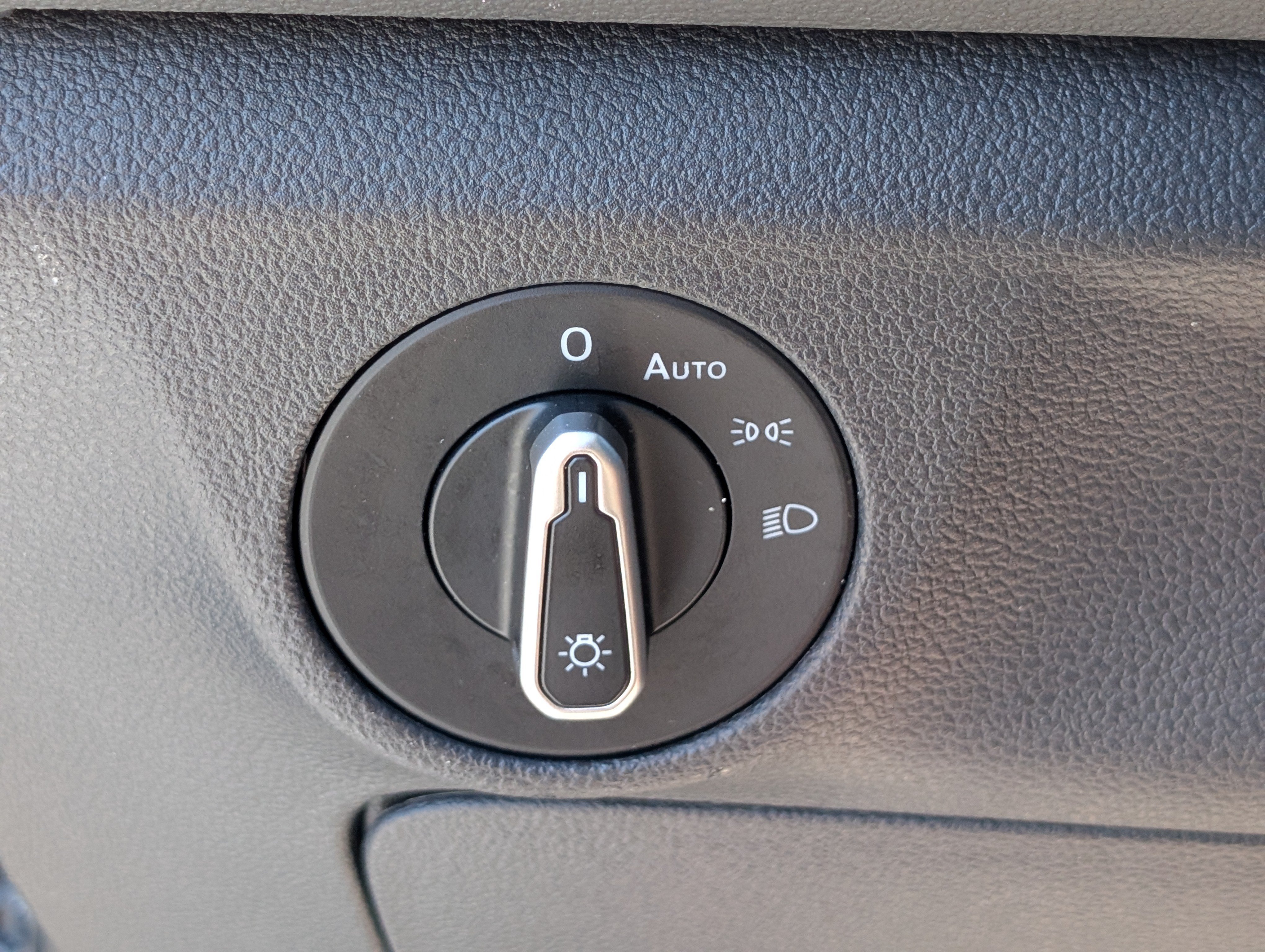 Used 2024 Volkswagen Jetta SE FWD image 18