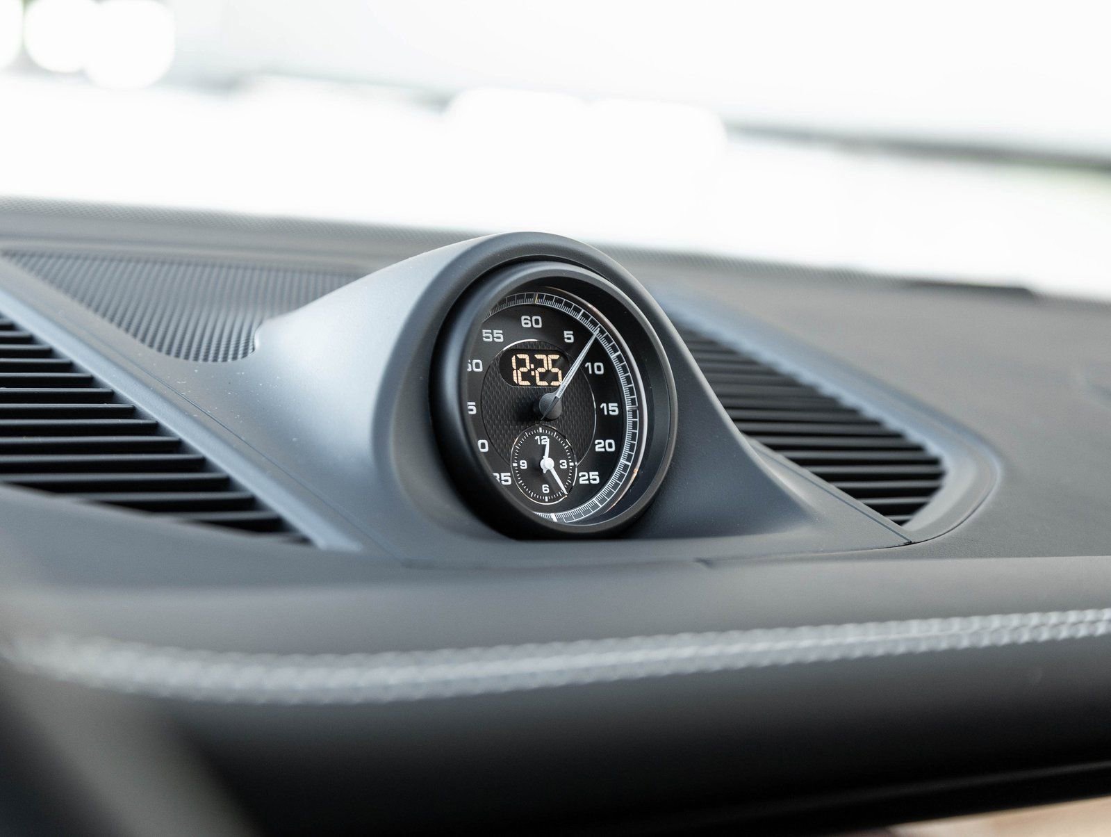 New 2026 Porsche Macan Turbo image 24