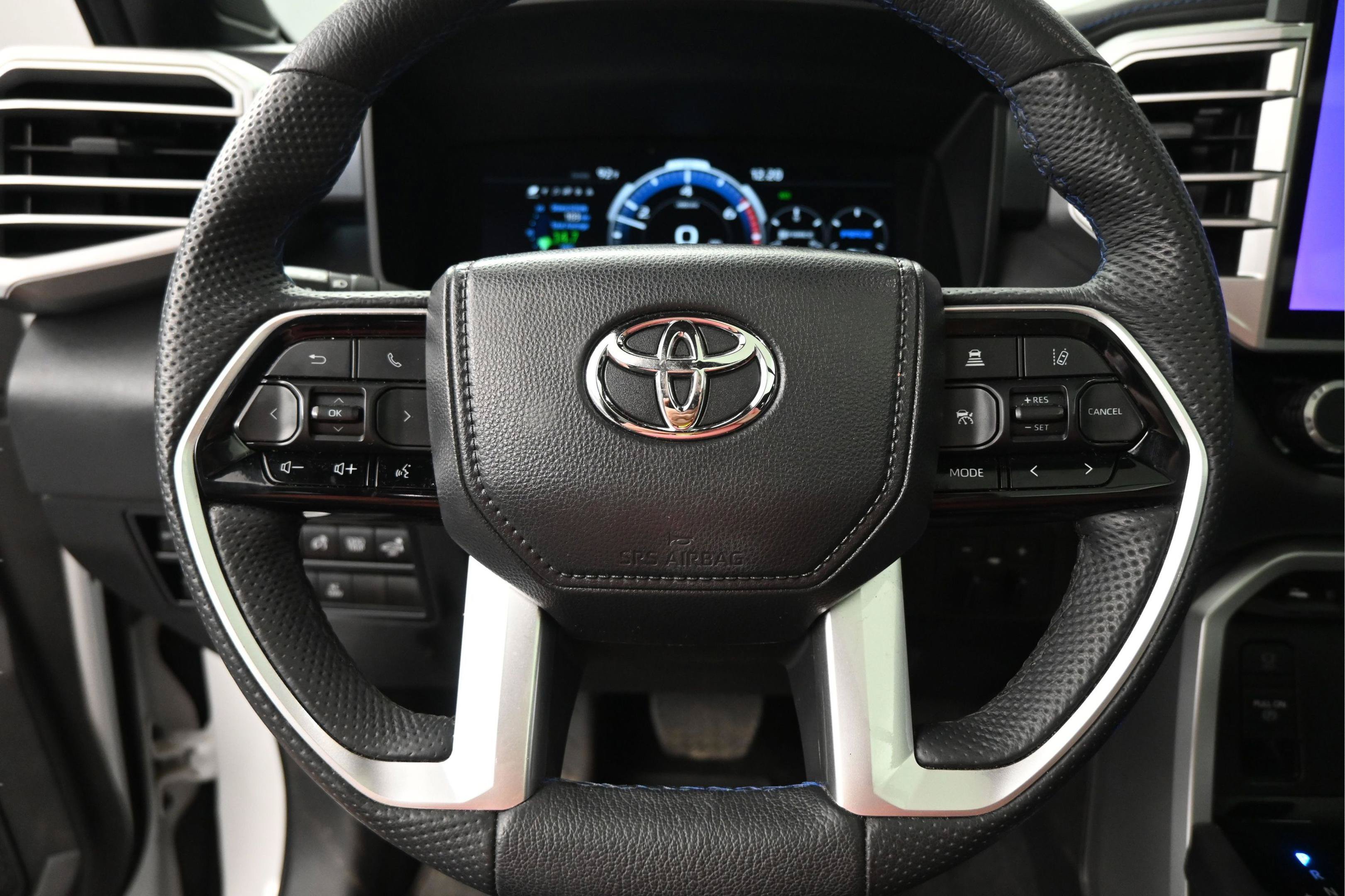 Certified 2025 Toyota Sequoia Platinum AWD/4WD image 27