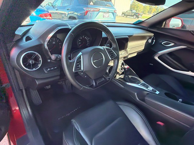 Used 2017 Chevrolet Camaro SS RWD image 9