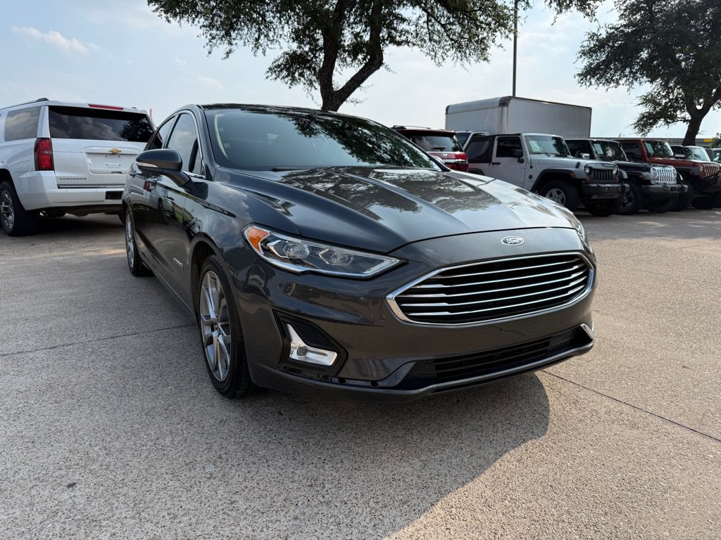 Used 2019 Ford Fusion Titanium FWD image 1