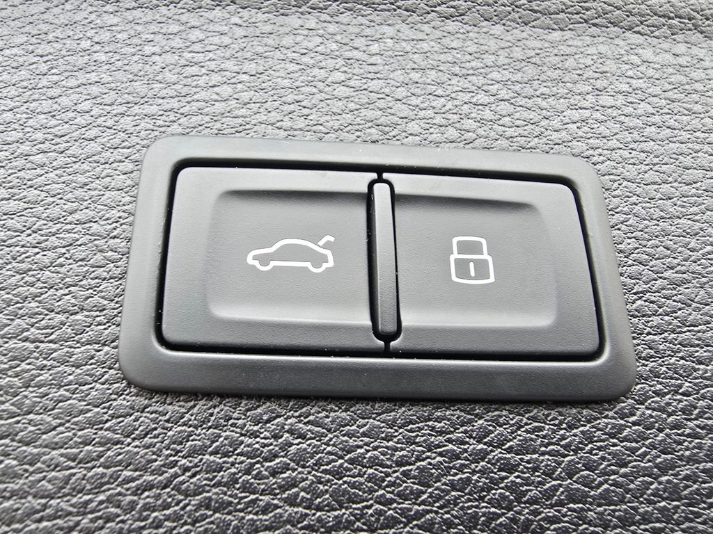 Used 2022 Audi SQ5 Premium Plus w/ Premium Plus Package image 17