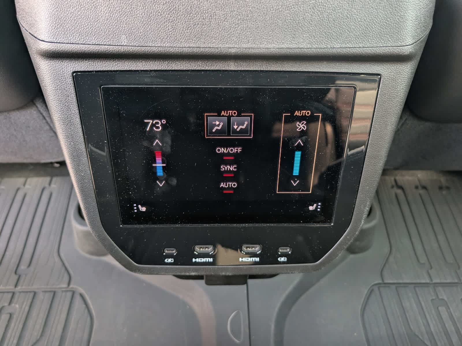 Used 2025 GMC Yukon AT4 Ultimate AWD/4WD image 22