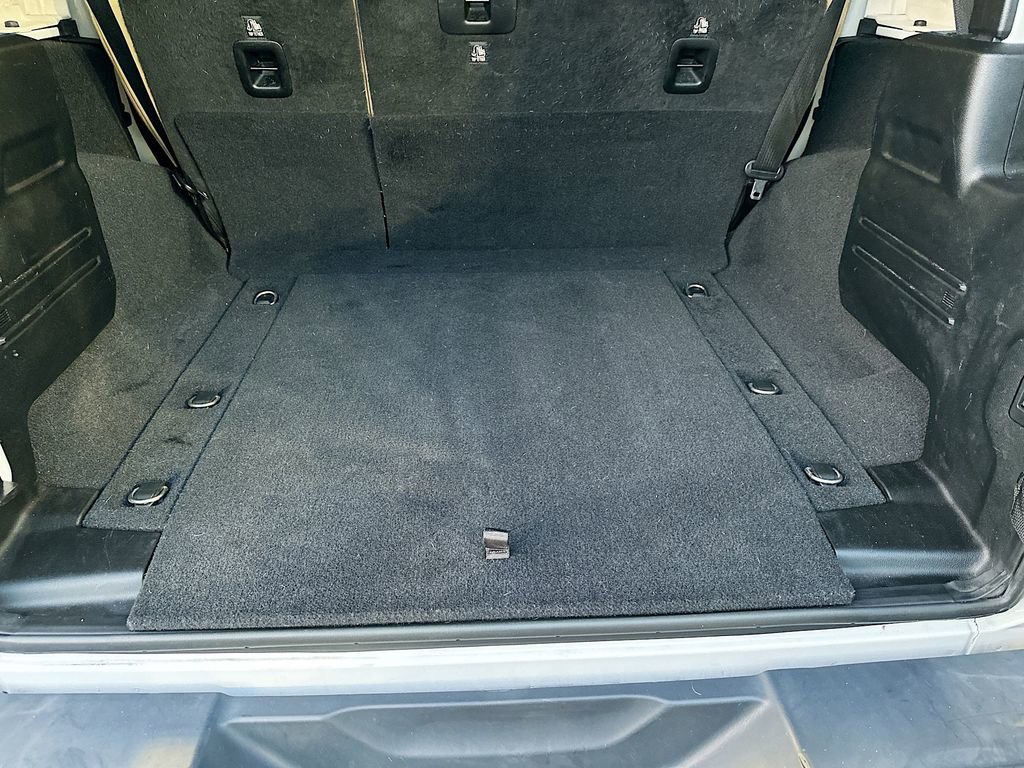 Used 2018 Jeep Wrangler Unlimited Sahara image 33