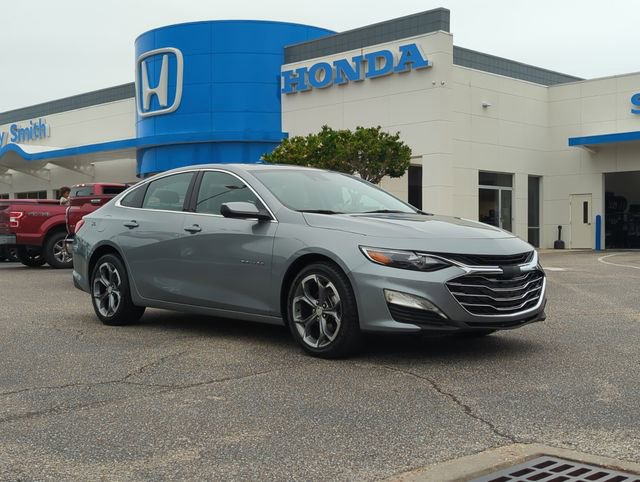 Used 2024 Chevrolet Malibu LT FWD image 2