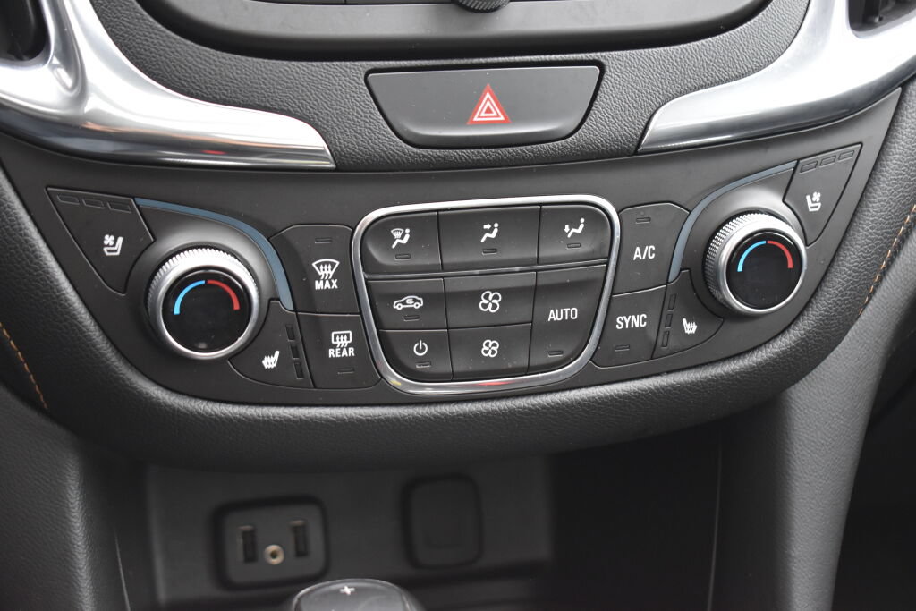Used 2018 Chevrolet Equinox Premier AWD/4WD image 12