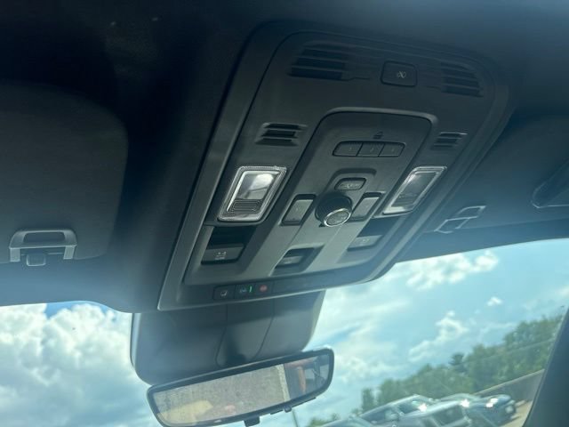 Certified 2024 Cadillac Escalade ESV Premium Luxury w/ Performance Package AWD/4WD image 5