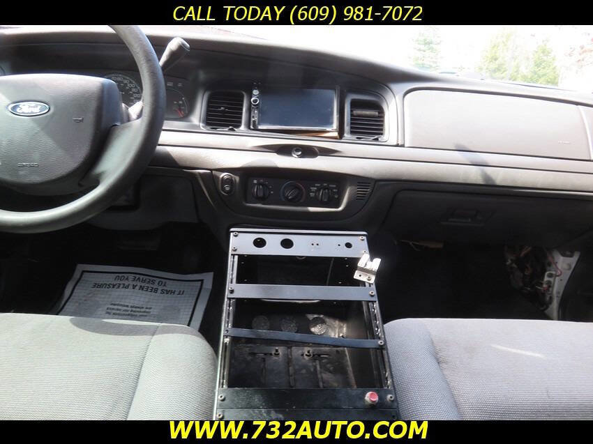 Used 2005 Ford Crown Victoria Police Interceptor RWD image 16