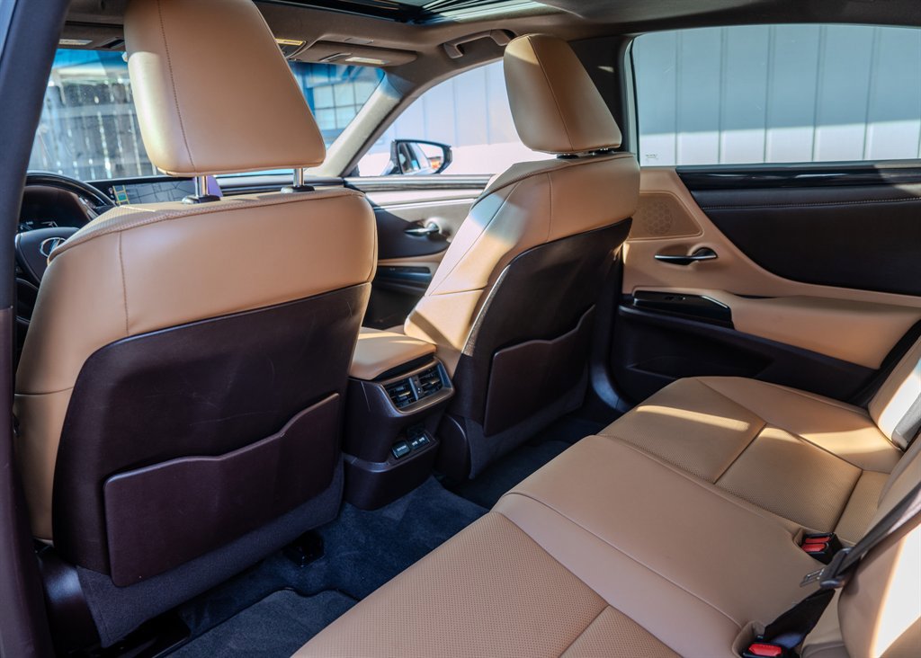 Used 2020 Lexus ES 350 w/ Premium Package image 30