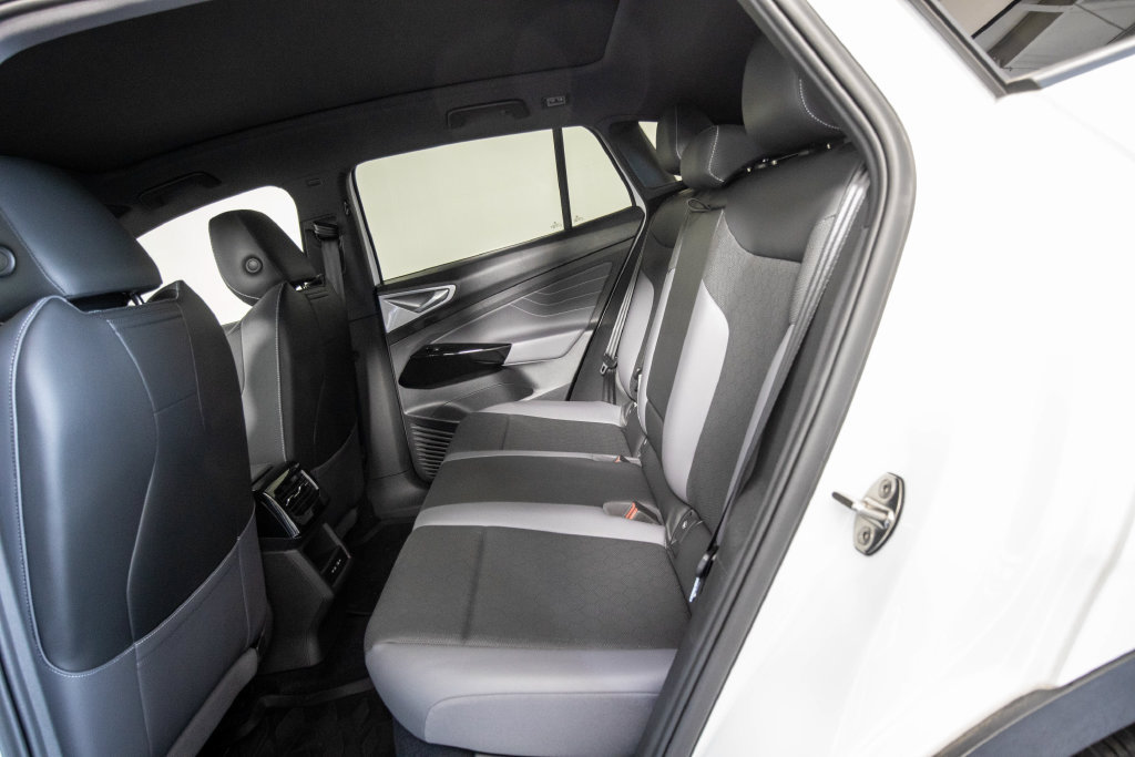 Used 2023 Volkswagen ID.4 Pro S RWD image 11