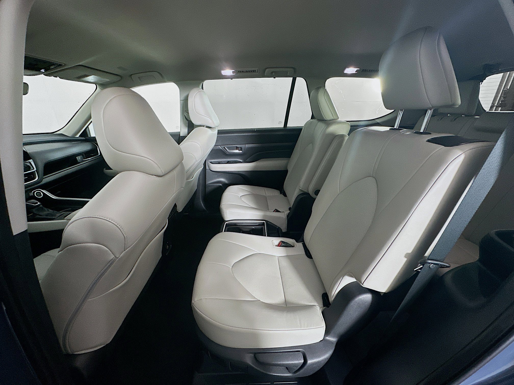 Used 2025 Toyota Grand Highlander FWD image 29