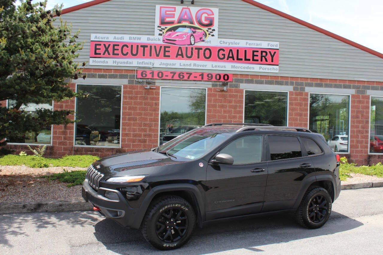 Used 2014 Jeep Cherokee Trailhawk w/ Technology Group AWD/4WD image 1